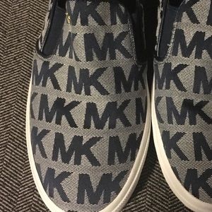 Michael Kors Shoes - Michale kors signature shoe Michael Kors Shoes - Michale kors signature shoe